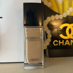 Dior Forever Skin Glow Foundation